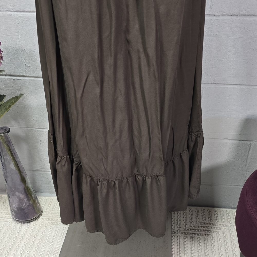 Chic Long Sleeve Button-Front Dress in Olive - Picture 9 of 11